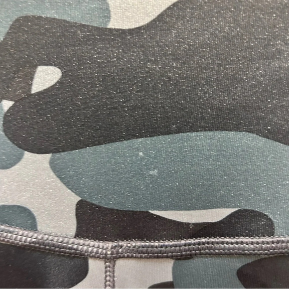 Nike One Womens Dri-FIT Mid-Rise Shiny Camo Legging Blue NWT Size XS - Picture 9 of 9